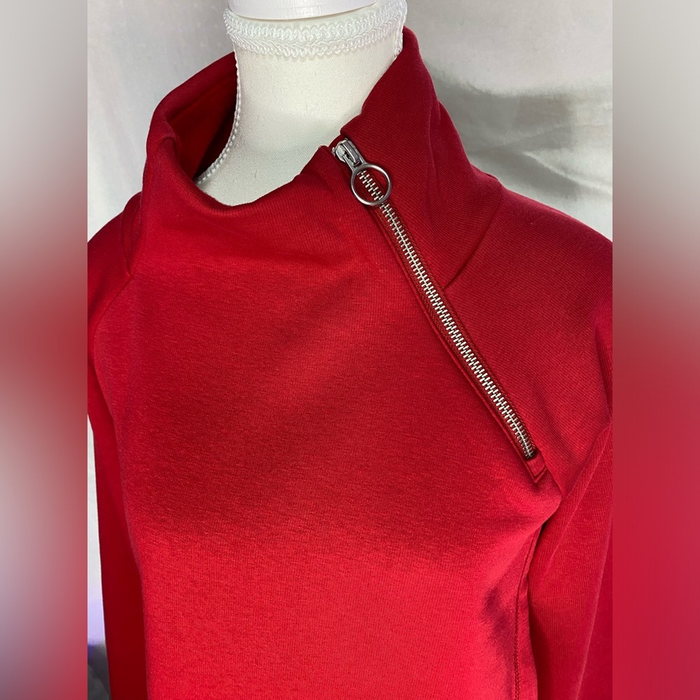 Athleta cozy karma Asym Pullover size small